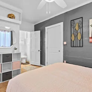 The Pink Oasis Waterfront 1 Bed Apt Tampa